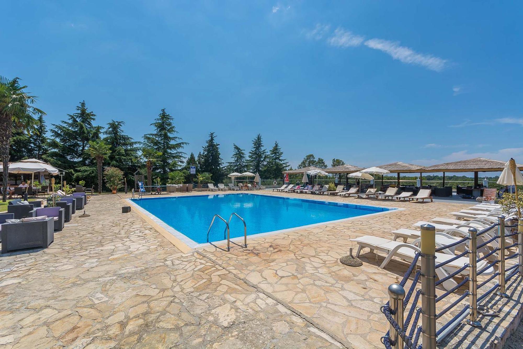 Gloria 2 Hotel 3*